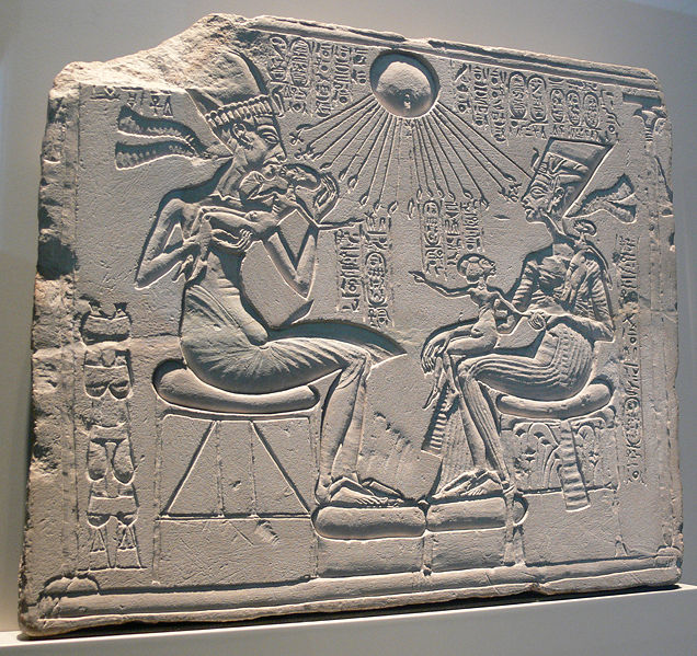 Akenatón y Nefertiti reciben el aliento de la vida Akenatón y Nefertiti reciben el aliento de la vida
